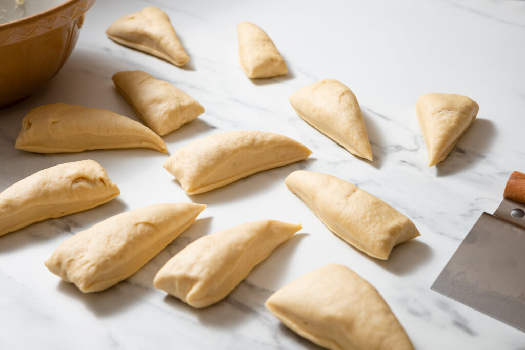 zeeuwse bolussen dough divided into 12 pieces