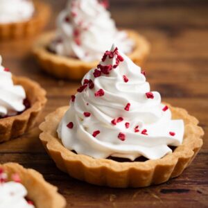 korzinki russian jam tarts on a wooden table